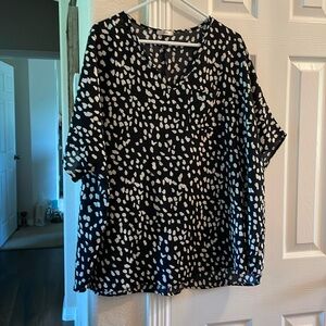 Jodifl black & white tunic one size fits most